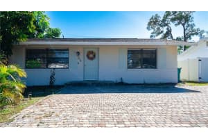 814 109th Avenue, Naples, FL 34108 - MLS#226005081