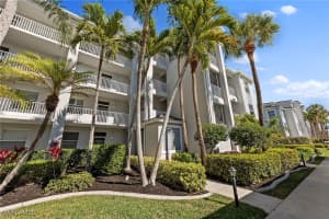 10460 Washingtonia Palm Way 1327, Fort Myers