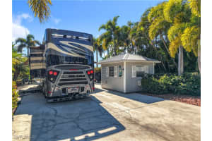 5541 Cypress Woods Resort Dr, Fort Myers, FL 33905 - MLS#226005122