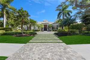 2250 Crayton Road, Naples, FL 34103 - MLS#226005127