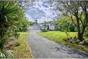 4340 Golden Gate Blvd E, Naples