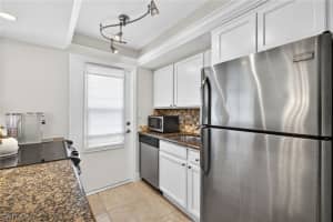 1550 Gulf Shore Blvd N E6 Naples, FL 34102 - Off Market