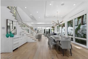 1021 6th St S, Naples