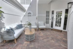 114 Amblewood Lane, Naples, FL 34105 - MLS#226005281