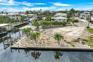 18 Avenida Carita, Fort Myers Beach, FL 33931 - MLS#226005321