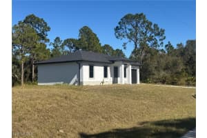 1035 Barcelona Street, Lehigh Acres, FL 33974 - MLS#226005353