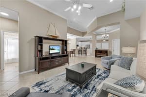 104 Glen Eagle Circle, Naples, FL 34104 - MLS#226005362