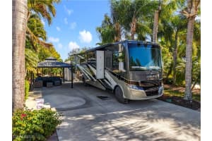 10074 Parkwood Dr., Fort Myers, FL 33905 - MLS#226005430