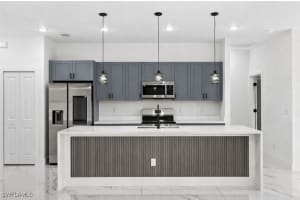 801 Pinecastle Drive, Lehigh Acres, FL 33974 - MLS#226005467