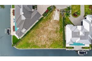 1693 BONITA Court, Naples, FL 34102 - MLS#226005541