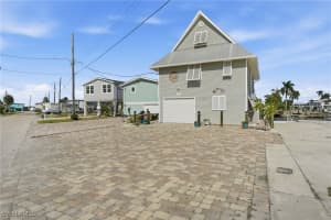 850 Oak Street, Fort Myers Beach, FL 33931 - MLS#226005567