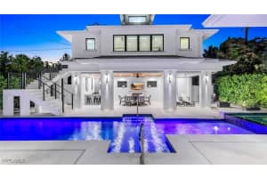 739 5th Ave N, Naples