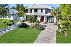 739 5th Avenue, Naples, FL 34102 - MLS#226005568