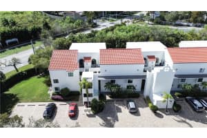 592 Beachwalk Circle, Naples, FL 34108 - MLS#226005665