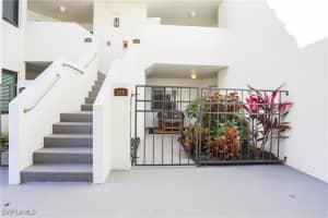 592 Beachwalk Circle, Naples, FL 34108 - MLS#226005665