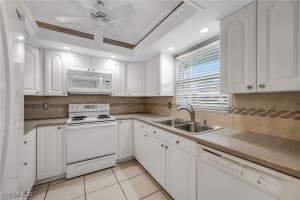 200 Valley Stream Drive, Naples, FL 34113 - MLS#226005672