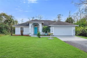 220 37th Ave Ne, Naples