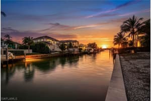 1670 Dolphin Court, Naples, FL 34102 - MLS#226005747