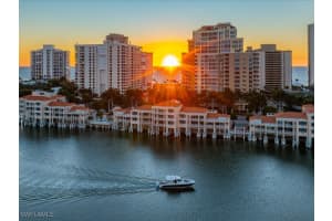 4500 Gulf Shore Blvd N 1-311, Naples