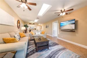 560 9th Avenue, Naples, FL 34102 - MLS#226005771