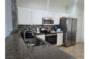 977 Hampton Cir 118, Naples