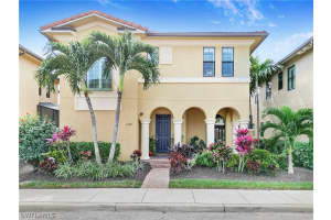 1238 Kendari Ter, Naples