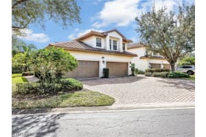 8138 Saratoga Dr 2201, Naples