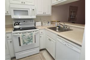 3320 OLYMPIC DR 122, Naples, FL 34105 - MLS#226005950