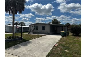 170 Pine Key Ln 13, Naples