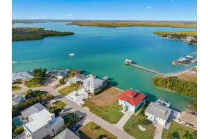 107 Pago Pago Drive, Naples, FL 34113 - MLS#226005996