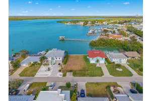 107 Pago Pago Drive, Naples, FL 34113 - MLS#226005996