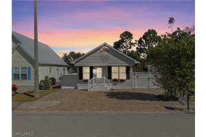 286 Leawood Cir, Naples