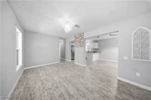 286 Leawood Circle, Naples, FL 34104 - MLS#226006023