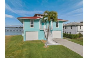 105 Pago Pago Drive, Naples, FL 34113 - MLS#226006121