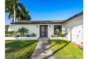 27080 Flossmoor Drive, Bonita Springs, FL 34135 - MLS#226006128