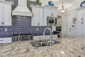 137 Hollyhock Court, Marco Island, FL 34145 - MLS#226006204