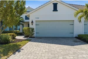 2118 Marquesa Circle, Naples, FL 34112 - MLS#226006205