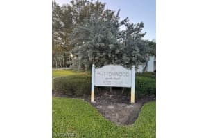 536 2nd St S 536, Naples