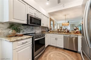 9250 Highland Woods Boulevard, Bonita Springs, FL 34135 - MLS#226006260