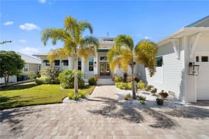 27000 Flamingo Drive, Bonita Springs, FL 34135 - MLS#226006269