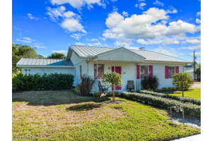 784 11th Street, Naples, FL 34102 - MLS#226006299