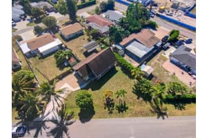 MLS# 226006352, Naples, Florida 34113