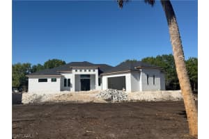 441 16th St Ne, Naples