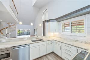 121 Bears Paw Trail, Naples, FL 34105 - MLS#226006365