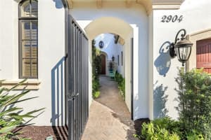 2904 Tiburon Boulevard, Naples, FL 34109 - MLS#226006372