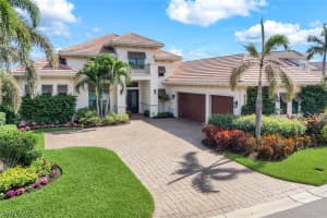 8998 Arrezo Court, Naples, FL 34119 - MLS#226006396