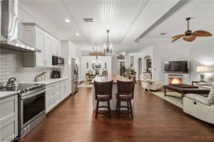 43 Glen Eagle Circle, Naples, FL 34104 - MLS#226006471