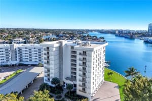 250 Park Shore Drive, Naples, FL 34103 - MLS#226006478