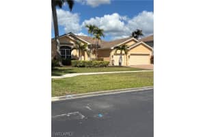 2210 Grove Dr, Naples
