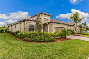 28075 Foxrock Court, Bonita Springs, FL 34135 - MLS#226006537